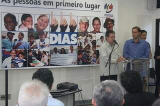 Secretário Gustavo Freire (E): Nova Fiscal Eletrônica Premiada vai ajudar a aumentar a arrecadação (Foto: Marcos Ermínio)