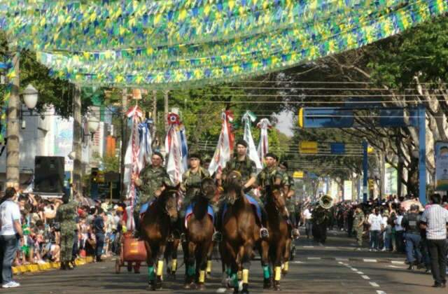 Desfile De Sete De Setembro Leva Mil Pessoas As Ruas De Dourados