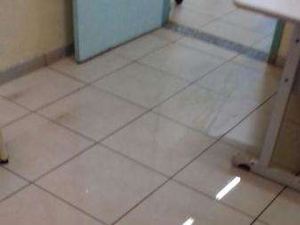 UPA alaga durante a chuva e triagem de pacientes &eacute; feita em sagu&atilde;o
