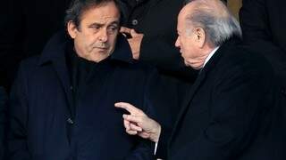 Michel Platini (esquerda) e o ex-presidente da Fifa Joseph Blatter. (Foto: Divulgação Fifa)