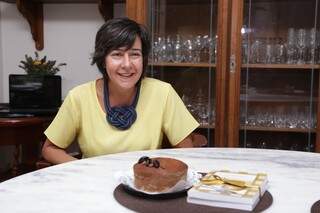 Sócia-proprietária da casa de bolos Lizandra Pasqualotto, de 53 anos, explica que a ideia é comemorar a história de Campo Grande. 