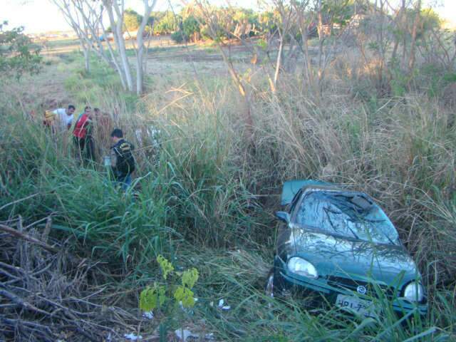  Homem morre ap&oacute;s capotagem na MS-156 em Iatapor&atilde;