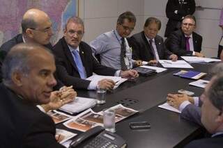 Reunião aconteceu na tarde desta terça-feira (16) com secretários e parlamentares (Foto: Divulgação)