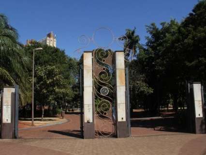Praça Ary Coelho será fechada para limpeza na segunda-feira