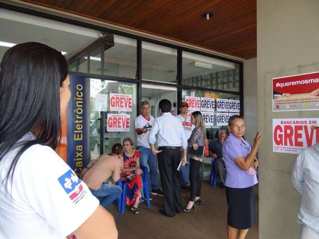 Greve dos banc&aacute;rios entra no 3&ordm; dia e atinge seis cidades na regi&atilde;o