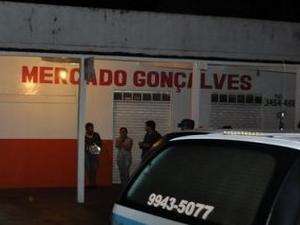 Pol&iacute;cia descarta latroc&iacute;nio e diz que dono de mercado recebeu amea&ccedil;a 