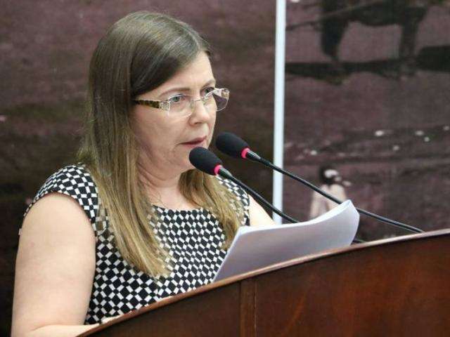Projeto criticado por professores economiza R$ 1 milh&atilde;o/m&ecirc;s, diz prefeitura