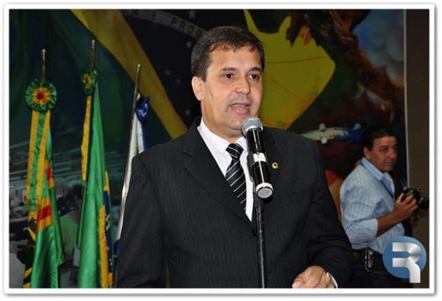 Ilson Peres &eacute; eleito presidente da C&acirc;mara e ser&aacute; prefeito de Sidrol&acirc;ndia