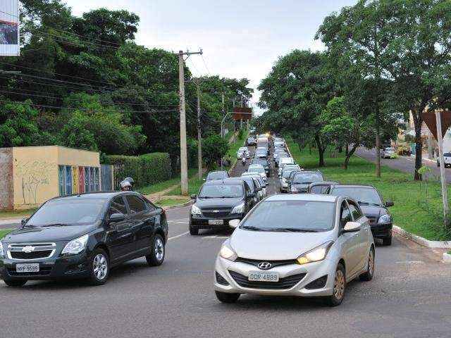MPE v&ecirc; risco de mais transtornos com sem&aacute;foro e interv&eacute;m na Via Parque