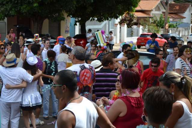 &Eacute; praticamente o fim do Carnaval em clubes, Estoril e Uni&atilde;o cancelam bailes