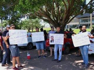 Motoristas de aplicativo fizeram protesto nesta quarta-feira, pela prisão de Igor. (Foto: Henrique Kawaminami)