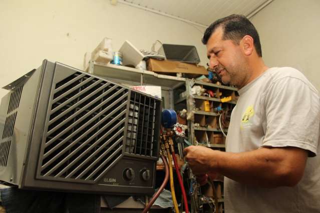 Espera por instala&ccedil;&atilde;o ou manuten&ccedil;&atilde;o de ar-condicionado chega a 10 dias