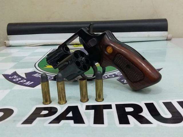 Autor de tiro acidental no amigo muda vers&atilde;o e diz que arma era do av&ocirc;