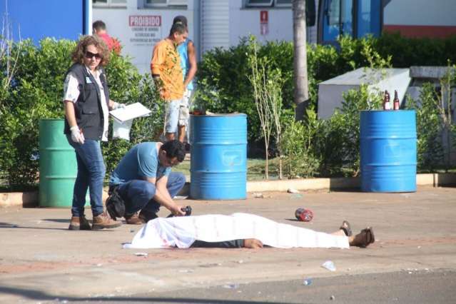Adolescente baleada em tiroteio na Duque de Caxias passa por cirurgia