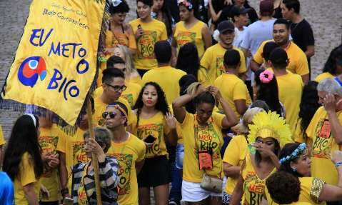 Paixão de cunhados pelo Carnaval fez surgir blocos oficiais que desfilam domingo