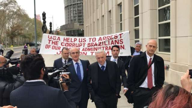 Brasileiros pedem ajuda americana para prender corruptos do futebol no Brasil