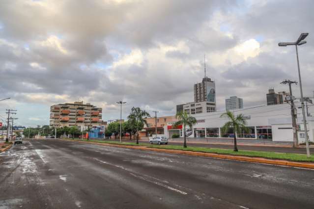 S&aacute;bado tem previs&atilde;o de chuva, trovoada e m&aacute;xima de 33&ordm;C no Estado
