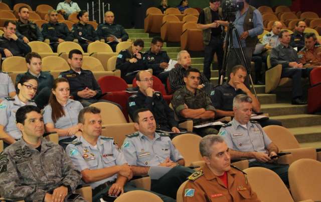 Minist&eacute;rio P&uacute;blico debate discrimina&ccedil;&atilde;o de g&ecirc;nero em institui&ccedil;&otilde;es militares 