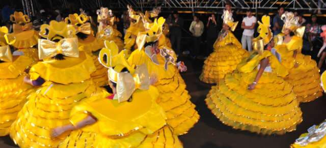 Sete meses depois, Liga entrega trof&eacute;us a campe&atilde;s do Carnaval