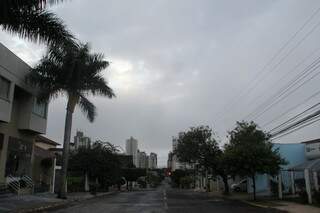 Depois de muita chuva na Capital, o dia amanheceu nublado. (Foto: Marcos Ermínio) 