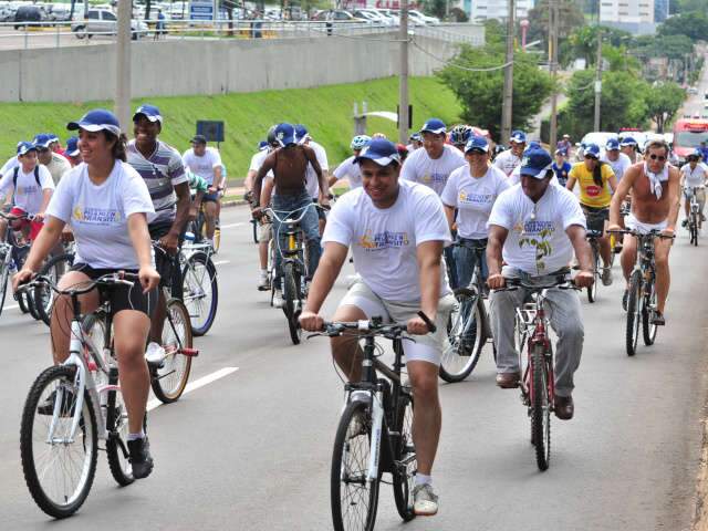  Passeio cicl&iacute;stico sai &agrave;s ruas da Capital para pedir paz no tr&acirc;nsito