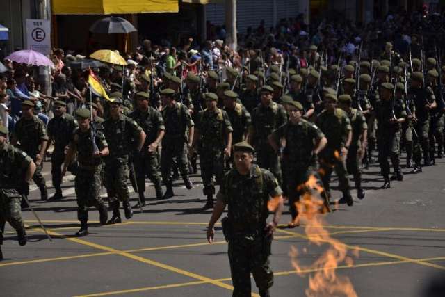 Com pira e helic&oacute;pteros, Desfile da Independ&ecirc;ncia deve reunir 20 mil