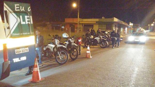 Blitz apreende nove motocicletas e autua 36 condutores