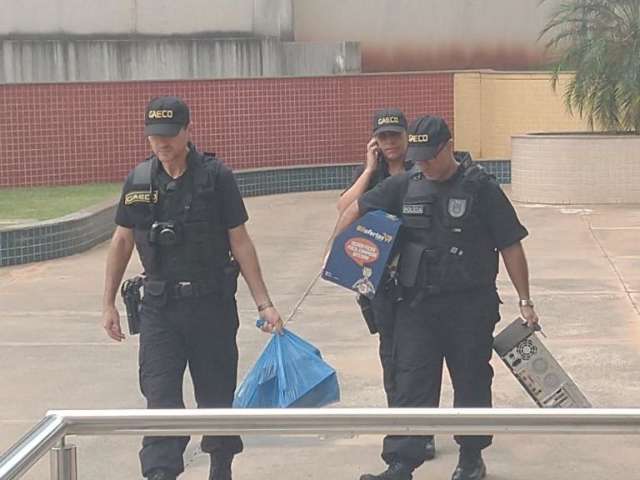 Alvo de opera&ccedil;&atilde;o, empresa de bitcoins estava deserta e buscas levaram minutos