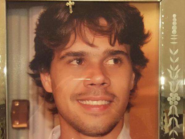 Jovem desaparece e caminhonete &eacute; encontrada em estrada na Bol&iacute;via