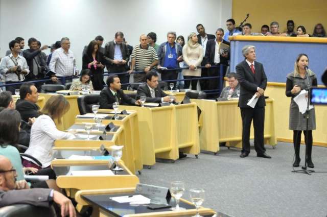 Vereadores aprovam empr&eacute;stimo de R$ 9,3 milh&otilde;es para prefeitura