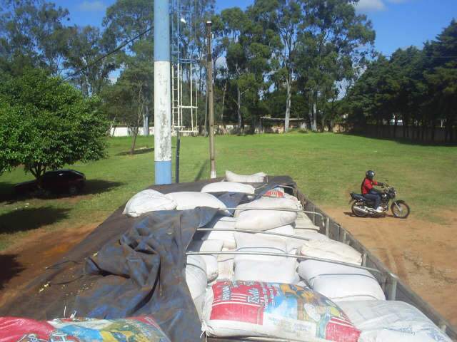  Caminh&atilde;o lotado de maconha &eacute; encontrado abandonado em Ponta Por&atilde;