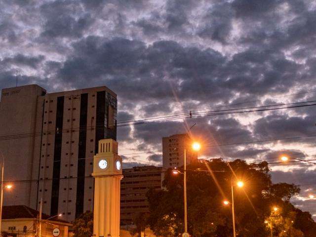 Temperaturas voltam a subir e m&aacute;ximas poder&atilde;o chegar aos 34&deg;C nesta sexta-feira