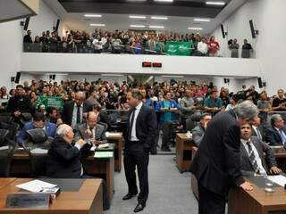 Professores lotaram auditório do plenário da Assembleia durante a sessão de hoje (Foto: Luciana Nassar/ALMS)