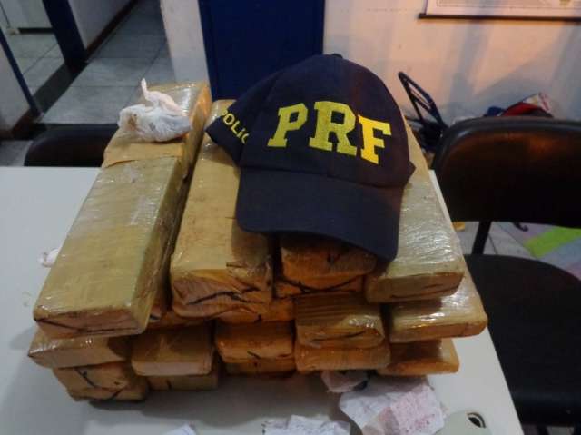 Jovem que receberia R$ 1 mil para levar maconha de MS a SP &eacute; preso pela PRF