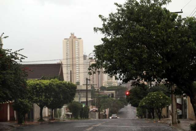 Quinta-feira ter&aacute; c&eacute;u fechado e chuvas fortes na regi&atilde;o centro-leste e norte
