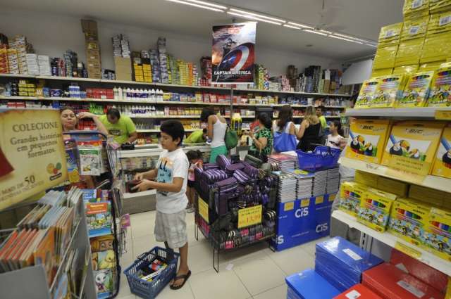 Pre&ccedil;o de material escolar varia at&eacute; 800% em papelarias e livrarias 