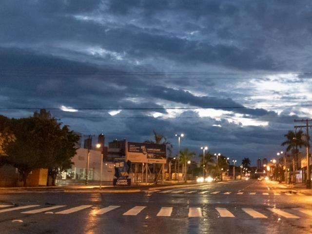 Inmet prev&ecirc; quinta-feira com pancadas de chuva isoladas e queda na temperatura