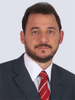  De olho na prefeitura de Costa Rica, Waldeli deixa o PMDB