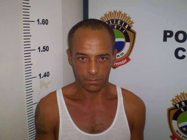  Homem &eacute; preso dois meses ap&oacute;s ter matado outro a facadas