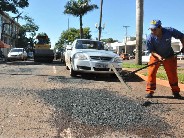  Prefeitura de Dourados faz tapa-buraco emergencial neste fim de semana