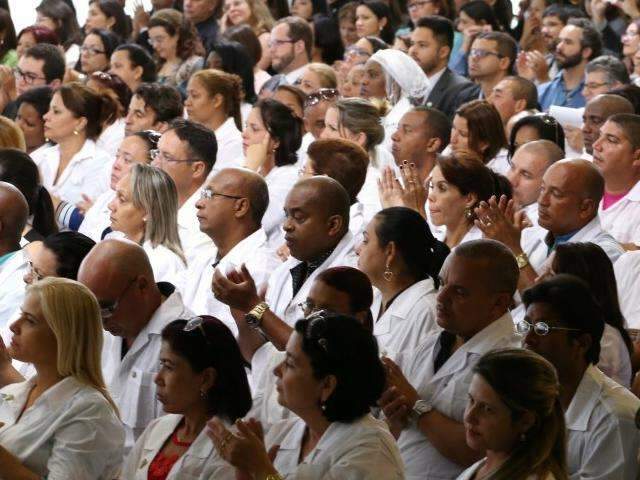 Mais M&eacute;dicos abrir&aacute; inscri&ccedil;&otilde;es para profissionais formados no exterior