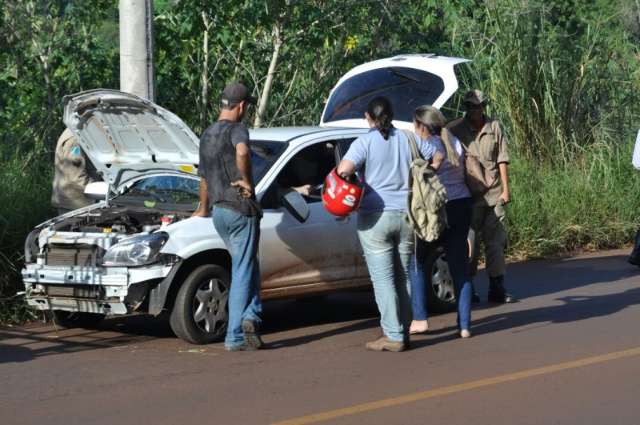 Terceira v&iacute;tima de mal s&uacute;bito em uma semana capota carro e sai ilesa