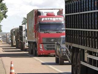 Segundo o sindicato, no local havia mais de 5 mil caminhões parados. (Foto: do Idest, JWC) 