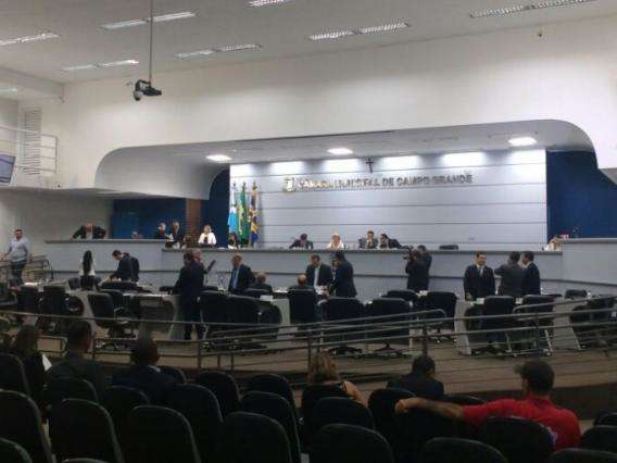 Ap&oacute;s discuss&atilde;o, prefeitura retira projeto que previa elei&ccedil;&atilde;o nas escolas