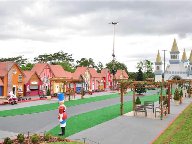  Cidade do Natal j&aacute; est&aacute; aberta ao p&uacute;blico; show est&aacute; indefinido
