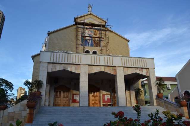 Festa de S&atilde;o Jos&eacute; &eacute; comemorada com prociss&atilde;o, missa e quermesse