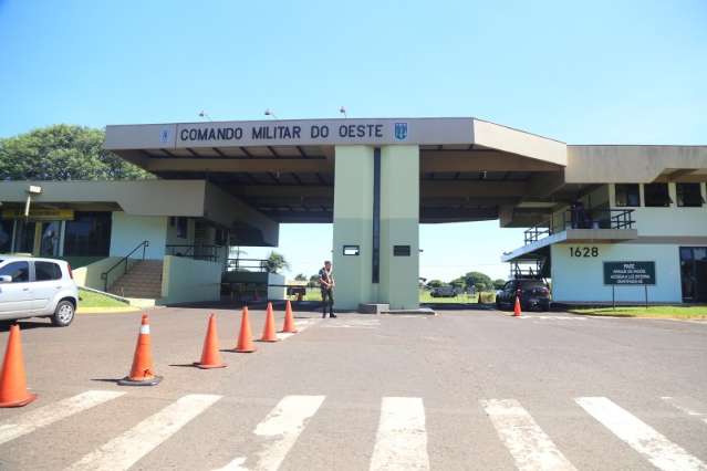 Jovem &eacute; preso acusado de atirar contra militares do Ex&eacute;rcito no CMO