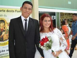Bruno Duran e a noiva Giovana Mendes estavam felizes por oficializarem o amor que os uniu (Foto: Alana Portela)