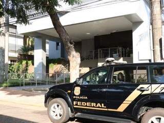 Polícia Federal cumpriu mandado de busca no Sesi, que fica no prédio da Fiems. (Foto: Henrique Kawaminami)