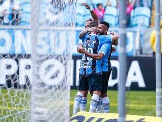 Jogadores do Grêmio comemoram gol; Tricolor venceu por 2 a 0 em casa (Foto: Lucas Uebel/Grêmio)